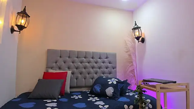 Maite Smith  online show from April 14, 1:38 pm