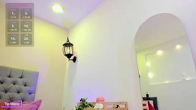 Maite Smith  online show from February 7, 1:30 pm