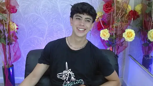 Snapshot of star_boyxx chatting on October 9, 9:15 pm star boyxx online show from October 9, 9:15 pm