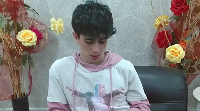 Snapshot of star_boyxx chatting on March 17, 7:58 pm star boyxx online show from March 17, 7:58 pm