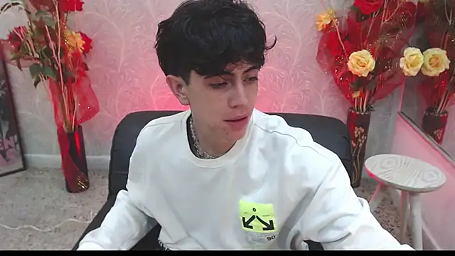 Snapshot of star_boyxx chatting on September 29, 8:58 pm star boyxx online show from September 29, 8:58 pm