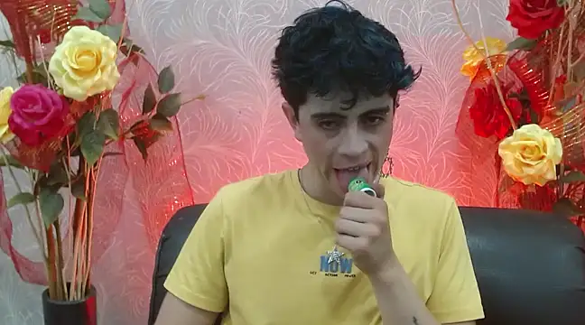 Snapshot of star_boyxx chatting on March 10, 7:40 pm star boyxx online show from March 10, 7:40 pm