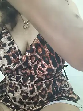 Snapshot of TattyHarrisquirtt chatting on June 1, 2:28 pm TattyHarrisquirtt online show from June 1, 2:28 pm