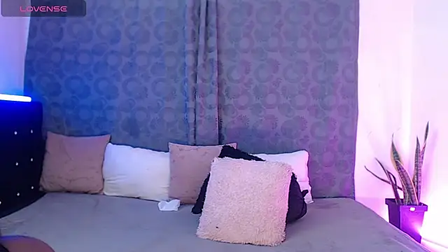 Lauryn lee online show from April 22, 12:06 am