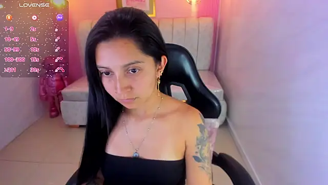 madhison klain s online show from December 5, 8:06 pm