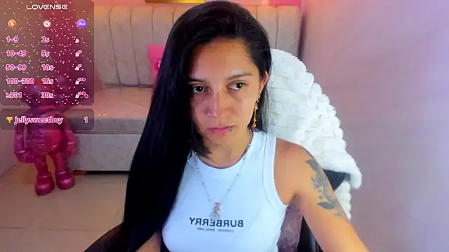 madhison klain s online show from December 4, 8:30 pm