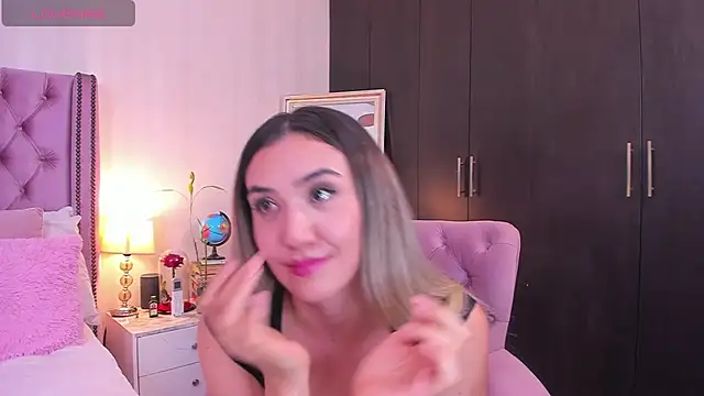 Snapshot of natashaleightt chatting on March 8, 2:12 am natashaleightt online show from March 8, 2:12 am