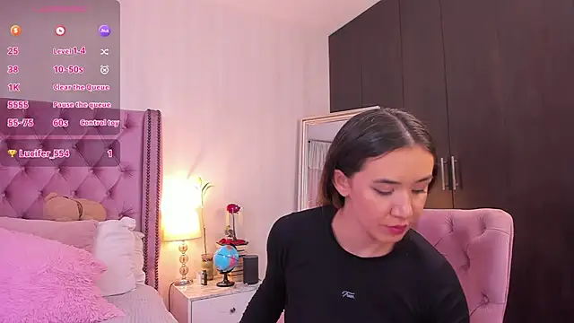 Snapshot of natashaleightt chatting on September 21, 5:18 pm natashaleightt online show from September 21, 5:18 pm