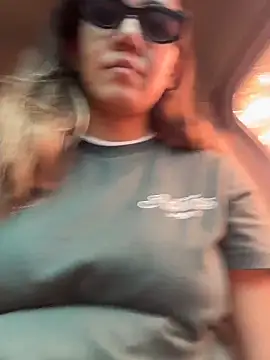 natashaleightt online show from April 4, 6:47 pm