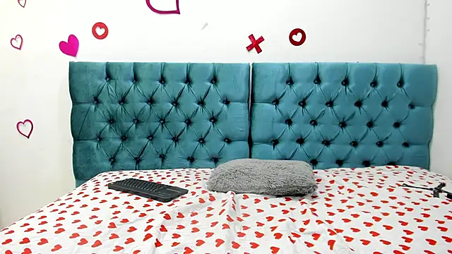  lucia w online show from March 1, 7:04 pm