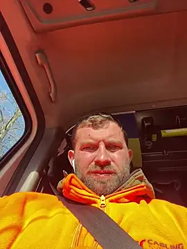 Snapshot of daniel21p chatting on February 28, 3:37 pm daniel21p online show from February 28, 3:37 pm