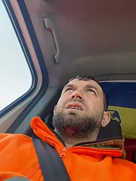 Snapshot of daniel21p chatting on March 14, 8:42 am daniel21p online show from March 14, 8:42 am