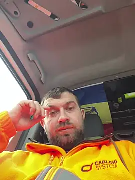 Snapshot of daniel21p chatting on February 26, 8:17 am daniel21p online show from February 26, 8:17 am