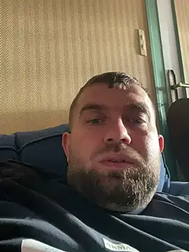 Snapshot of daniel21p chatting on March 9, 7:56 am daniel21p online show from March 9, 7:56 am