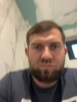 Snapshot of daniel21p chatting on March 28, 5:19 am daniel21p online show from March 28, 5:19 am