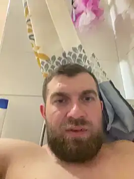 Snapshot of daniel21p chatting on March 22, 10:04 pm daniel21p online show from March 22, 10:04 pm