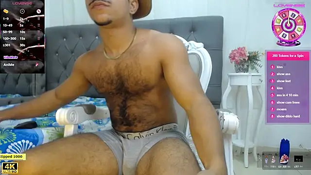 Snapshot of Javier_Hot27 chatting on October 7, 7:37 pm Javier Hot27 online show from October 7, 7:37 pm