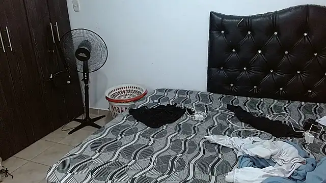 Snapshot of Javier_Hot27 chatting on February 23, 4:18 pm Javier Hot27 online show from February 23, 4:18 pm