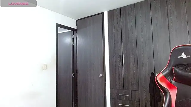 Snapshot of Javier_Hot27 chatting on June 19, 5:19 pm Javier Hot27 online show from June 19, 5:19 pm