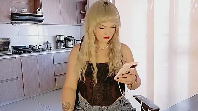 Snapshot of ScarletThompsonx chatting on June 20, 9:31 pm ScarletThompsonx online show from June 20, 9:31 pm
