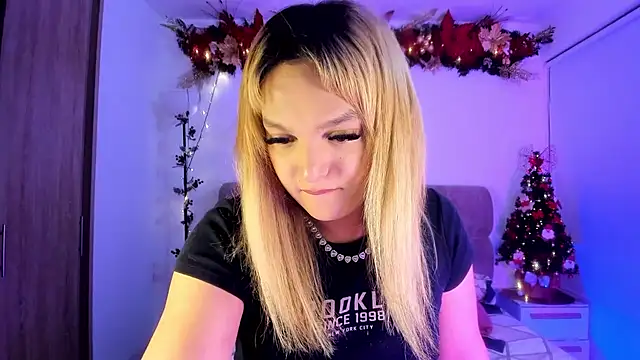 ScarletThompsonx online show from December 3, 5:19 am
