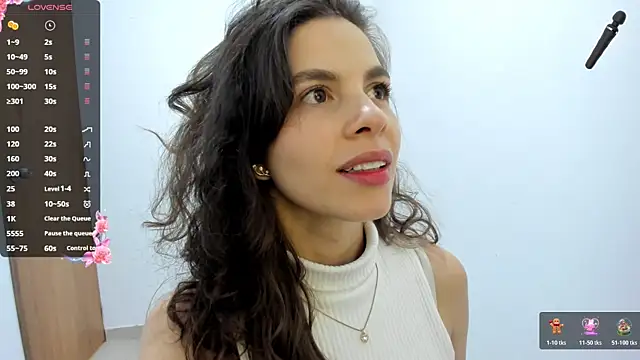 jessyegoldenn online show from April 5, 8:15 pm