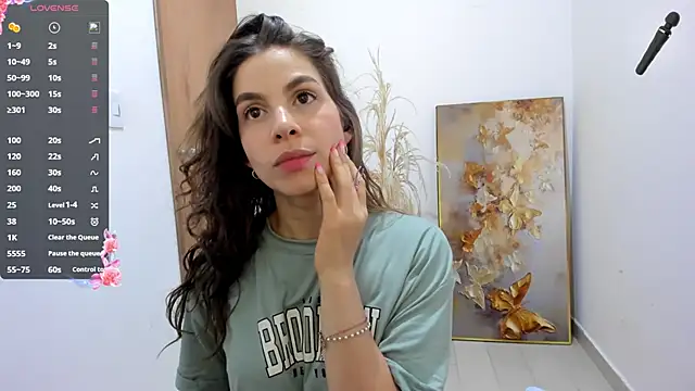 jessyegoldenn online show from April 2, 9:10 pm