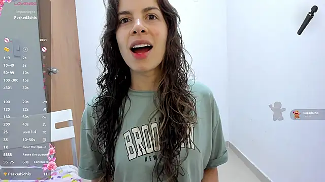 jessyegoldenn online show from April 17, 1:14 pm