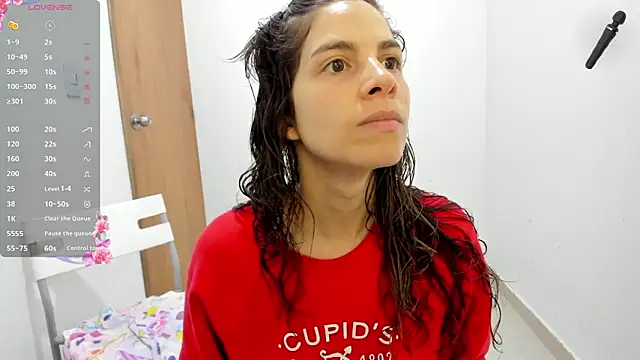 jessyegoldenn online show from April 16, 5:25 pm