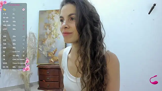 Snapshot of jessyegoldenn chatting on November 2, 8:25 pm jessyegoldenn online show from November 2, 8:25 pm