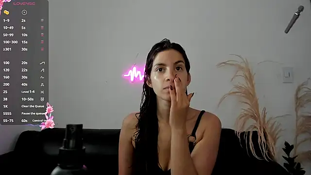 jessyegoldenn online show from May 25, 4:38 pm
