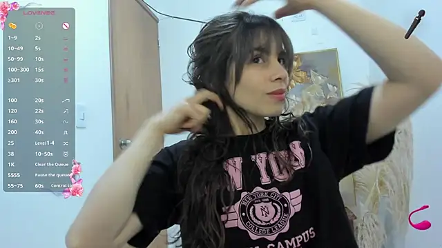 jessyegoldenn online show from December 19, 7:49 pm