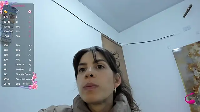 Snapshot of jessyegoldenn chatting on November 29, 11:49 pm jessyegoldenn online show from November 29, 11:49 pm