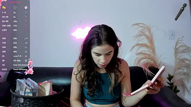 jessyegoldenn online show from June 1, 2:06 pm