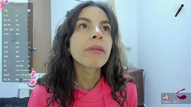 jessyegoldenn online show from February 8, 7:00 pm