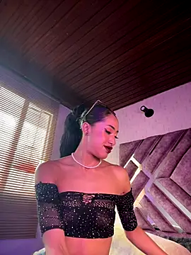 MichelleDiaz Pink online show from November 30, 9:15 pm