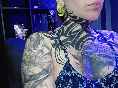 Snapshot of Pandora_9666 chatting on November 28, 1:17 am Pandora 9666 online show from November 28, 1:17 am