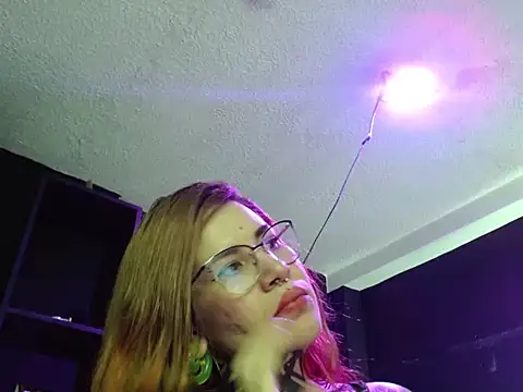 Snapshot of Pandora_9666 chatting on October 24, 3:38 am Pandora 9666 online show from October 24, 3:38 am