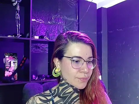 Snapshot of Pandora_9666 chatting on October 15, 2:32 am Pandora 9666 online show from October 15, 2:32 am