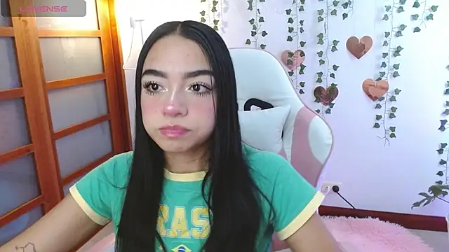 Snapshot of hellokitty__valery chatting on June 25, 9:20 pm hellokitty valery online show from June 25, 9:20 pm
