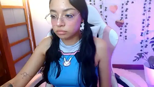 Snapshot of hellokitty__valery chatting on June 12, 1:58 am hellokitty valery online show from June 12, 1:58 am