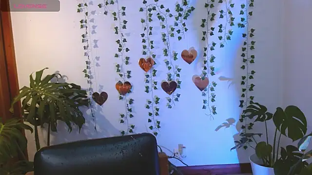 Snapshot of hellokitty__valery chatting on April 30, 2:51 am hellokitty valery online show from April 30, 2:51 am