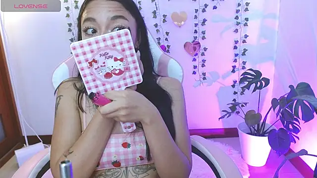 Snapshot of hellokitty__valery chatting on May 23, 10:42 pm hellokitty valery online show from May 23, 10:42 pm