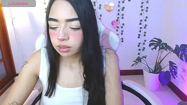 Snapshot of hellokitty__valery chatting on June 30, 11:49 pm hellokitty valery online show from June 30, 11:49 pm