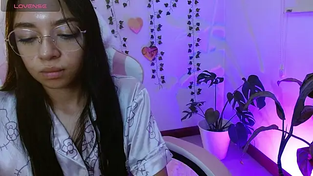Snapshot of hellokitty__valery chatting on May 20, 1:02 am hellokitty valery online show from May 20, 1:02 am
