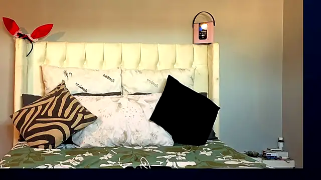 ebonylover1 online show from February 18, 8:33 am