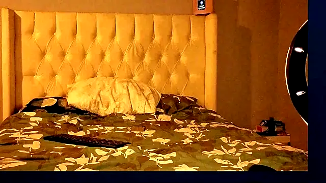 ebonylover1 online show from April 7, 5:59 pm