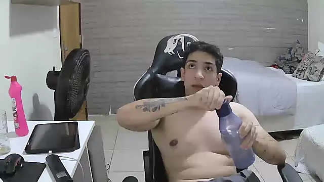 Snapshot of brancooodonto chatting on October 10, 1:39 am brancooodonto online show from October 10, 1:39 am