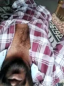 Snapshot of sexymoderater chatting on February 22, 11:46 am sexymoderater online show from February 22, 11:46 am