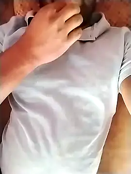 Snapshot of sexymoderater chatting on February 21, 9:56 am sexymoderater online show from February 21, 9:56 am